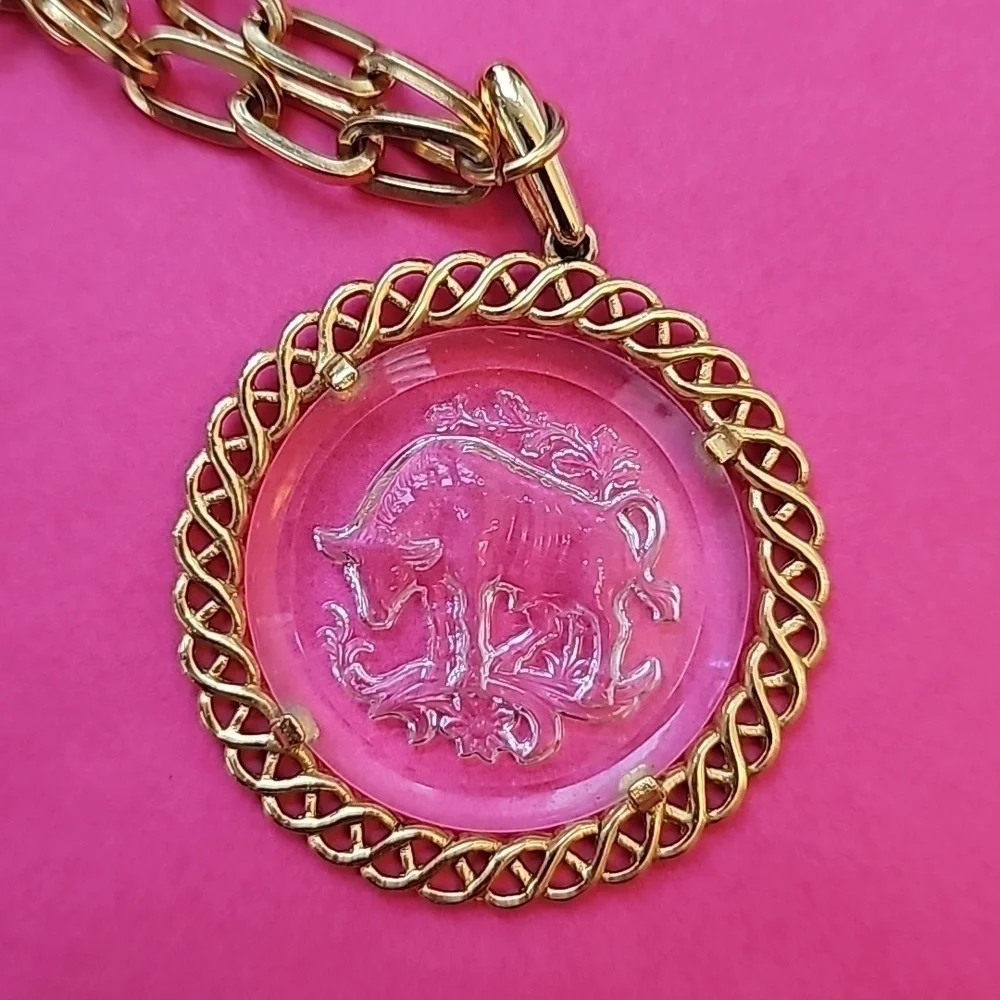 * vintage Crown Trifari Zodiac Taurus glass intaglio pendant necklace 26